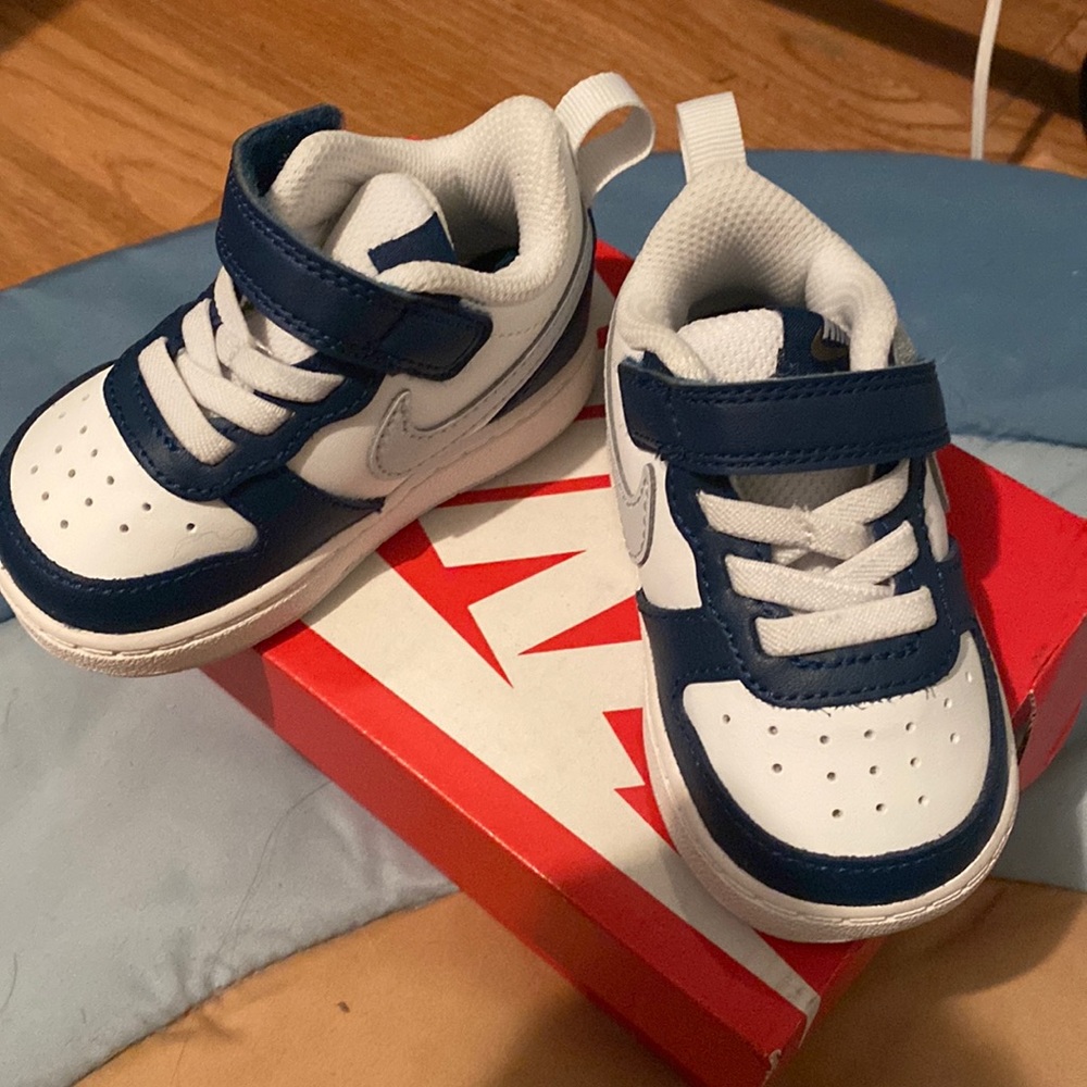 Nike court borough low 2